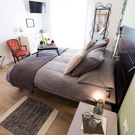 Maison Madeleine * Rom